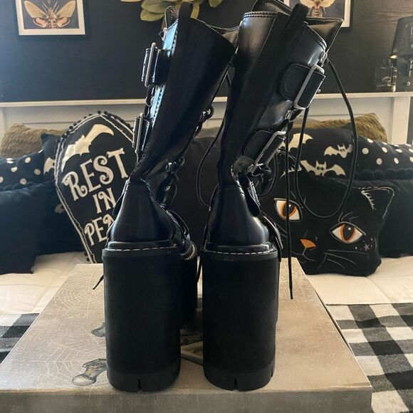 ❤️SALE ❤️Dolls Kill Goth Platforms Deep Black Silver Buckles  Accents Size 8 - Picture 6 of 13